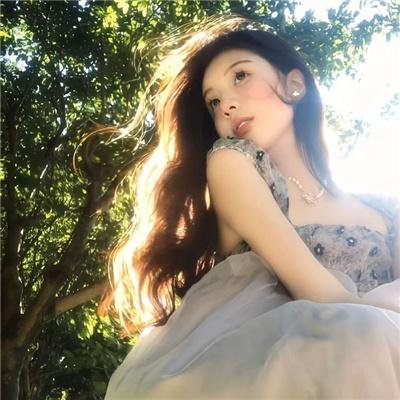 帐棚顶上的马戏团艺人
